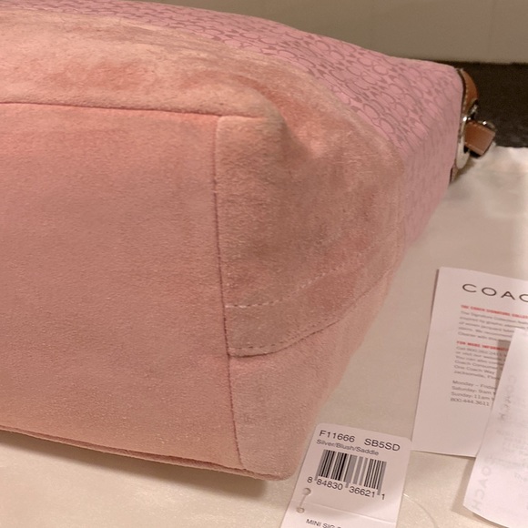 COACH Soft pink tiny C jacquard fabric & suede base w/ matching keychain. F11666 - Picture 5 of 12